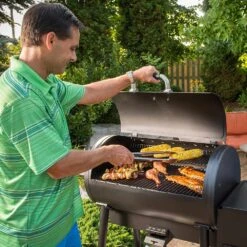 Broil King 493051 Crown Pellet 400 Smoker And Grill -Grill Genius Store bk baronpellet400 ls b 06 20